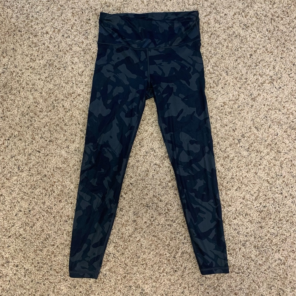 GAP Blue Camo Leggings in 7/8 Length